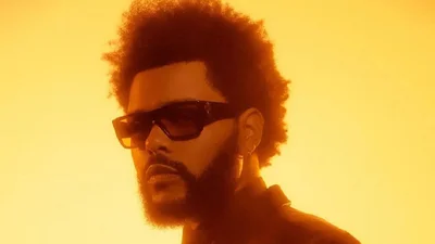 The Weeknd довів, що зустрічається не з Джолі, гарячими поцілунками з новою дівчиною