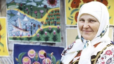 На Киевщине люди рискнули собой и спасли картины Марии Приймаченко