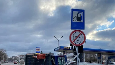 Сообразительные украинцы установили новые дорожные знаки – специально для оккупантов