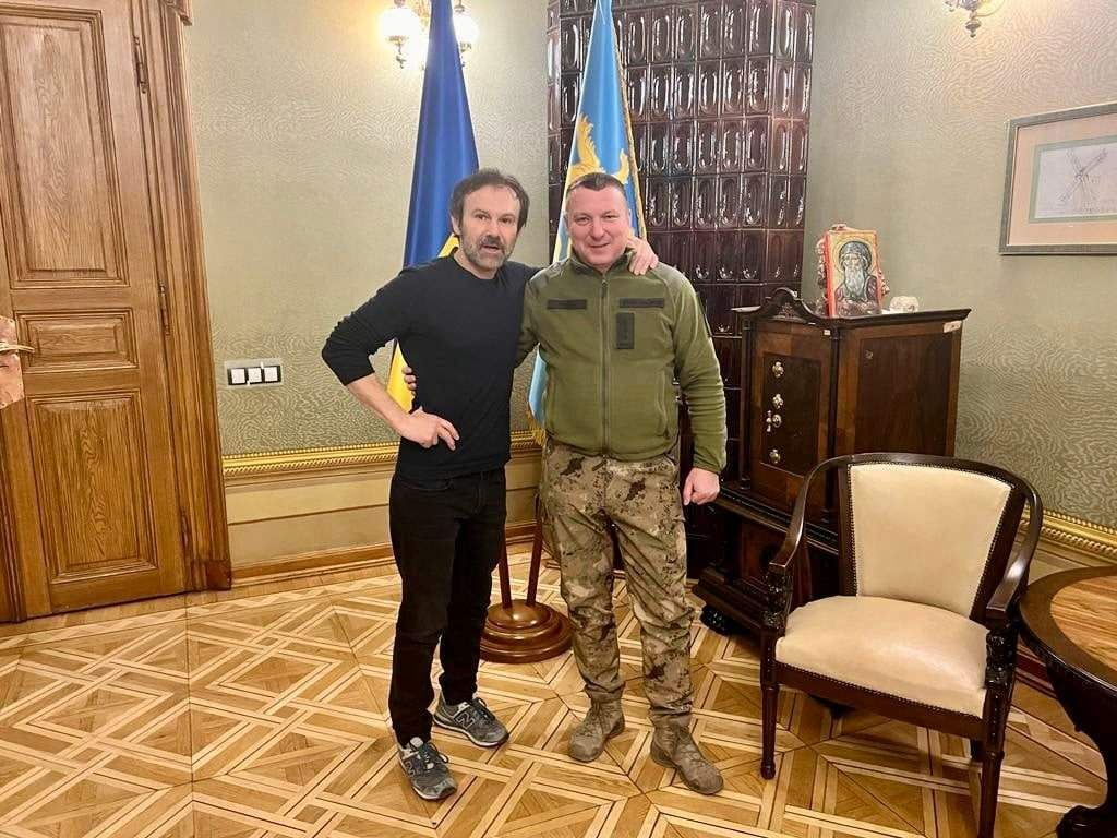 Святослав Вакарчук вступил в тероборону Львова - фото 540428