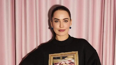 З'явилися фото, як Даша Астаф'єва чистить картоплю і готує їжу для військових