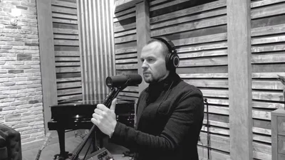 "Забирайся, війна" - новая и патриотическая песня Павла Табакова