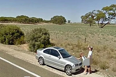 На карте Google заметили фото парочки, занимавшейся сексом на машине - фото 540823