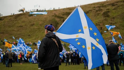 В Шотландии запатентовали сине-желтую клетку в знак поддержки Украины