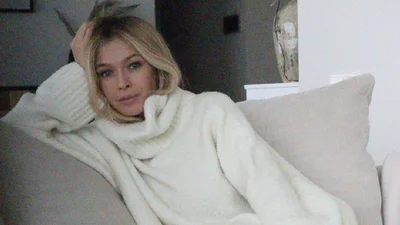 Віра Брежнєва, яка засудила російську агресію, показала, як волонтерить у Польщі