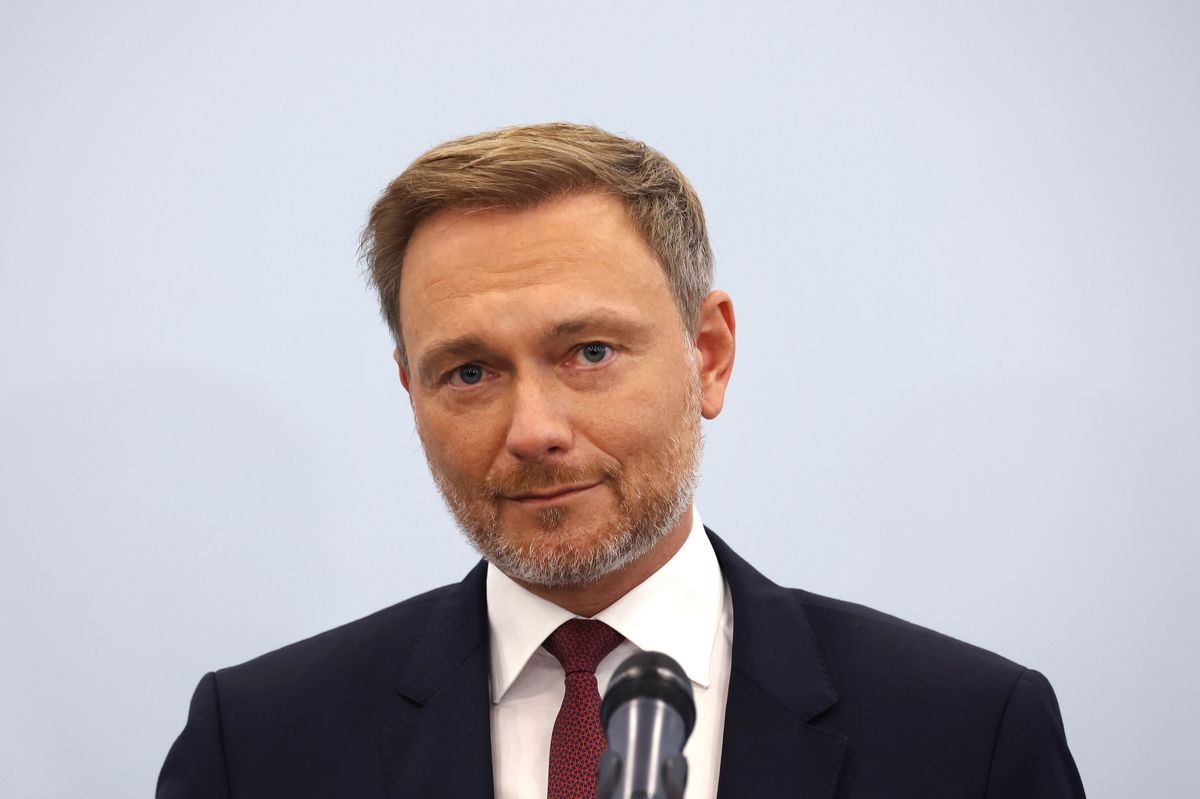 Рассекретили имя политика, отказавшего Украине в помощи в первый день войны - 541956 Рассекретили имя политика, отказавшего Украине в помощи в первый день войны - фото 541956