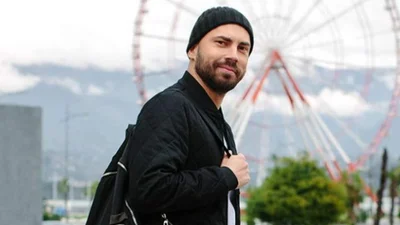 Андрій Бєдняков написав вірш про рідний Маріуполь і показав, яким було місто ДО війни