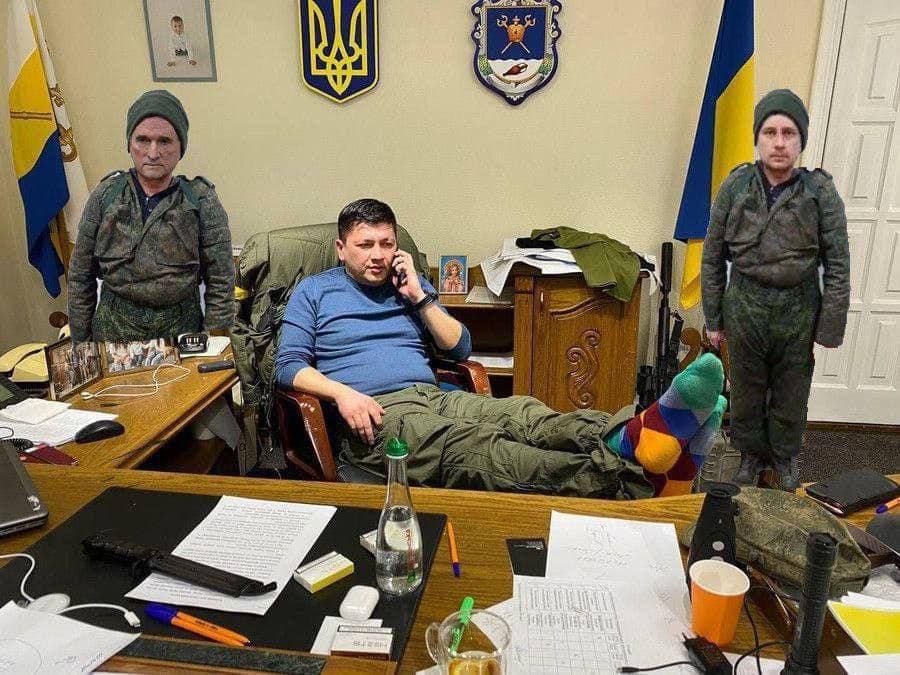Мемы с Медведчуком, которые поднимут настроение даже во время войны - фото 542957