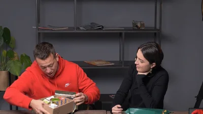 Дурнев и Лера Мандзюк ржачно протестировали армейские сухпайки ВСУ и оккупантов