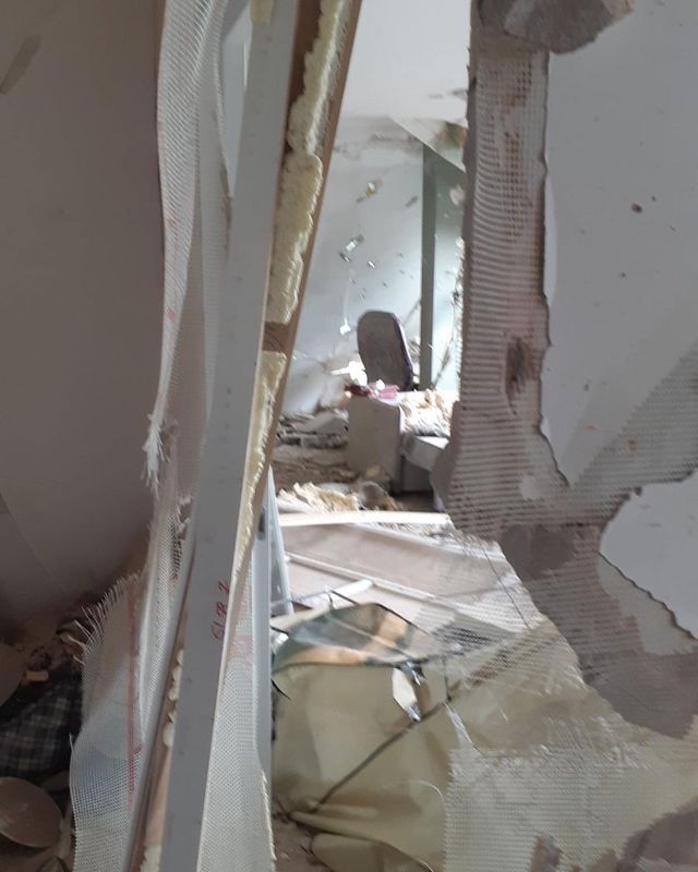 Оля Цибульська показала, що окупанти зробили з квартирою її батьків в Ірпені - фото 543398