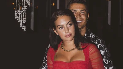 Кріштіану Роналду показав перше фото новонародженої донечки