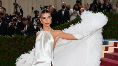 Лучшие образы звезд на Met Gala 2022