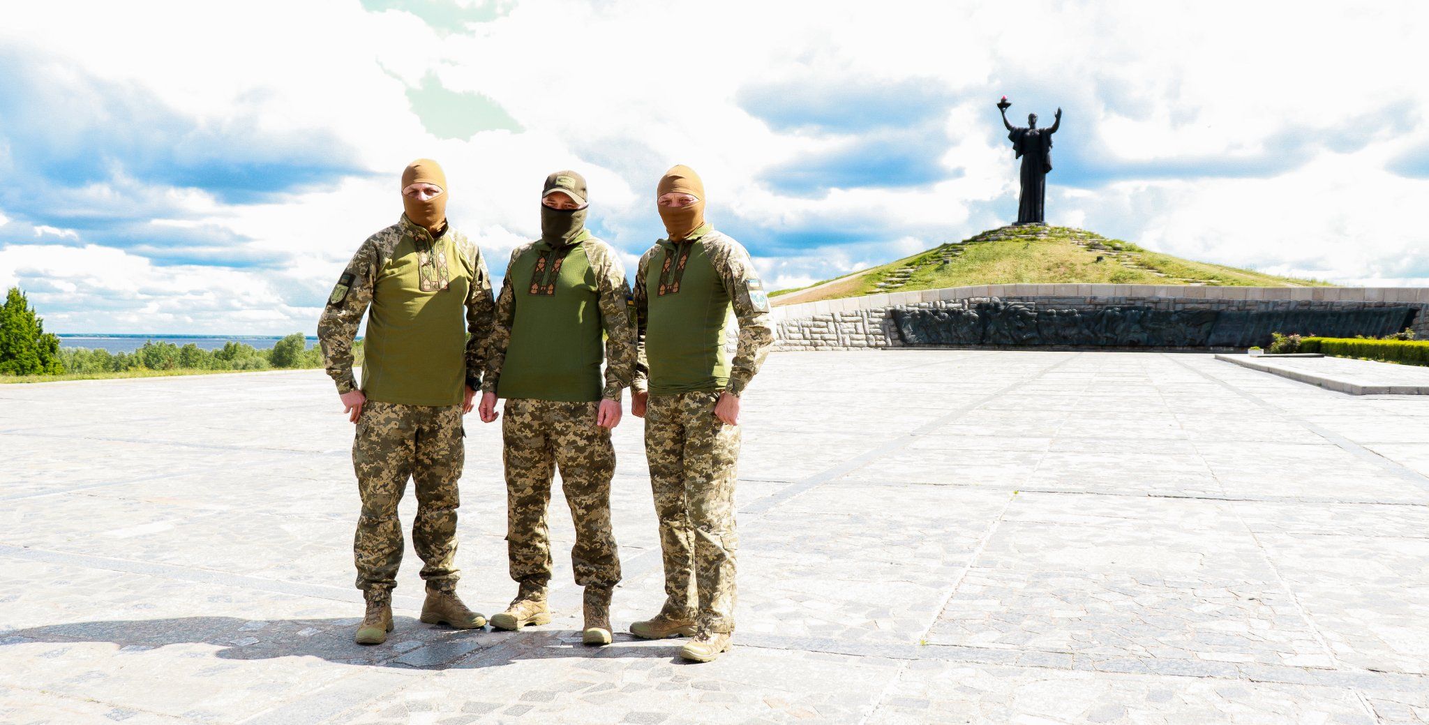 В Украине создали первую в мире боевую вышиванку, и она действительно оригинальна - 544731 В Украине создали первую в мире боевую вышиванку, и она действительно оригинальна - фото 544731