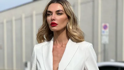 Алина Байкова вышла на красную дорожку в Каннах в платье с украинской символикой