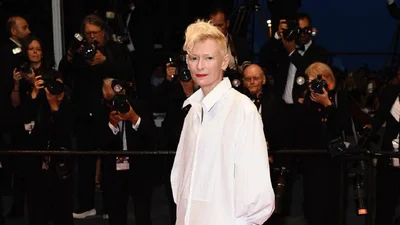 Знаменитая Тильда Суинтон тоже поддержала Украину в Каннах