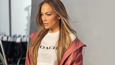 52-річна Дженніфер Лопес зустріла літо гарячими фото в бікіні