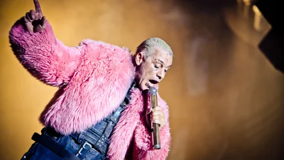 Rammstein розгорнули прапор України під час виступу у Швейцарії