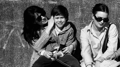 Звезды засыпали Instagram кадрами с детьми, которые в этом году особенно щемящие