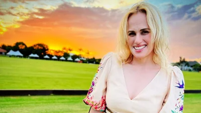 Ребел Уилсон совершила каминг-аут и показала свою девушку