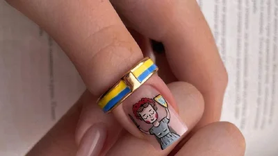 KALUSH, Арестович и Патрон: патриотический маникюр от украинки, который ты и себе захочешь