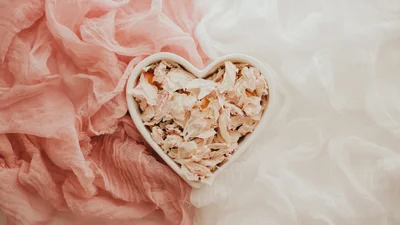 Найромантичніші знаки зодіаку, які обожнюють дивувати