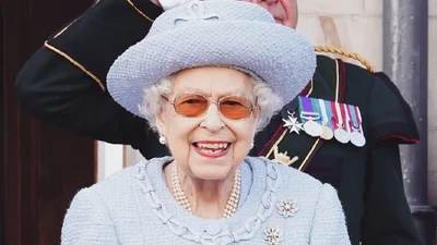 Елизавета II решила передать часть своих королевских обязанностей принцу Чарльзу