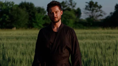 SERAFYN у новій відеороботі піснею і танцем закликає повертатись до свого коріння