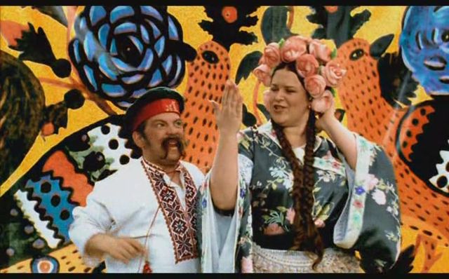 В 2000-х, як і більшість знаменитостей, Руслана Писанка знімалась в мюзиклах ('Сорочинська ярмарка') - фото 546588