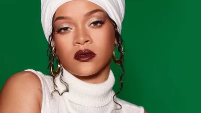 Рианну впервые сфоткали после рождения сына, и вот какая у нее фигура