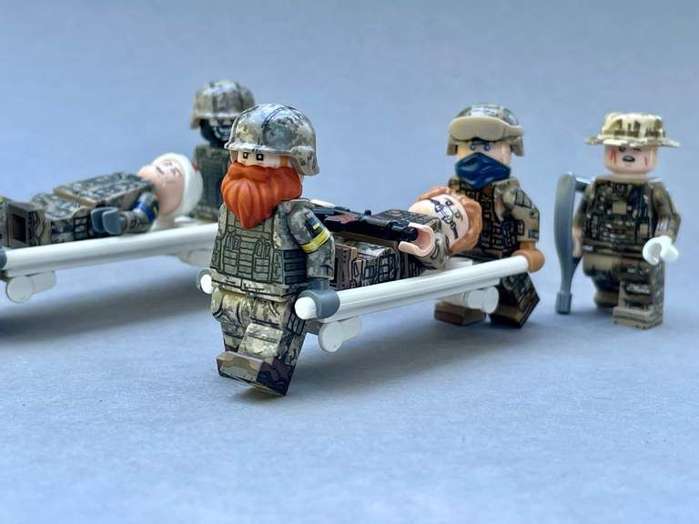 Lego присвятив відважним українцям нові моделі - це фігурки захисників 'Азовсталі' - 546746 Lego присвятив відважним українцям нові моделі - це фігурки захисників 'Азовсталі' - фото 546746