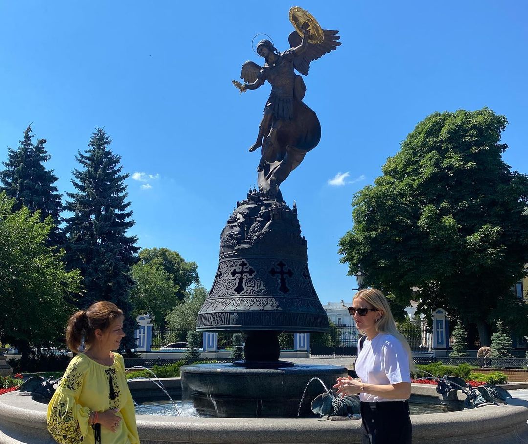 Элли Голдинг на украинском спела 'Ой, у лузі червона калина' - 546768 Элли Голдинг на украинском спела 'Ой, у лузі червона калина' - фото 546768