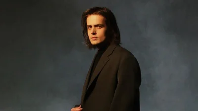 Онук Софії Ротару після ганебної спроби втечі таки засвітився за кордоном