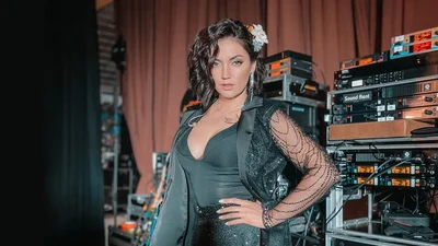 Оля Цыбульская перевела на украинский песню "Скандал" Тины Кароль