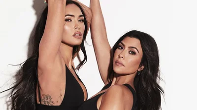 Меган Фокс і Кортні Кардашьян знялися у спокусливій фотосесії