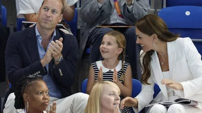 Нові фото принцеси Шарлотти з татом і мамою розчулюють