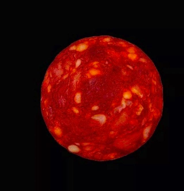 Француз выдал фото колбасы за снимок звезды в космосе - фото 547280