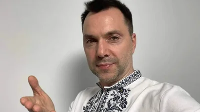 Олексій Арестович вперше розповів історію знайомства з коханою