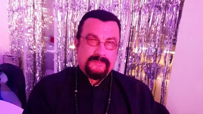 Паршивая овца Голливуда: актер Стивен Сигал приехал на Донбасс поддержать россиян