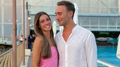 Молода дружина Іраклі Макацарія похизувалася довгими ніжками в звабливому міні