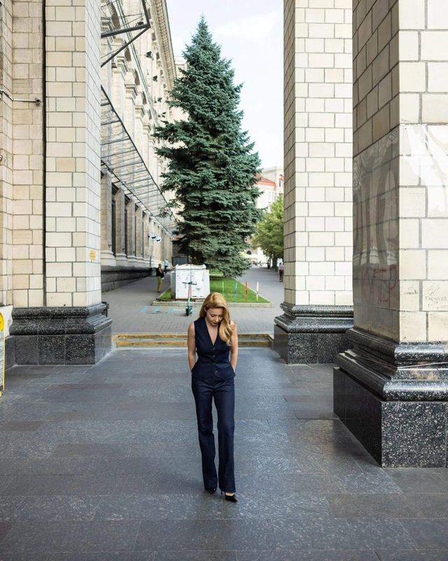 Тина Кароль впервые за полгода устроила фотосессию в военном Киеве - фото 548075