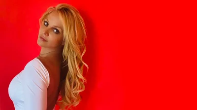 Брітні Спірс спантеличила відео, на якому позує топлес