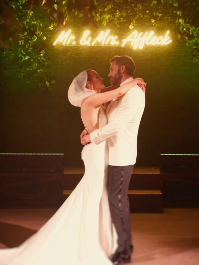 Дженніфер Лопес показала весільні фото з Беном Аффлеком - фото 548313