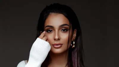 Анна Трінчер оголосила дату весілля з блогером Олександром Волошиним