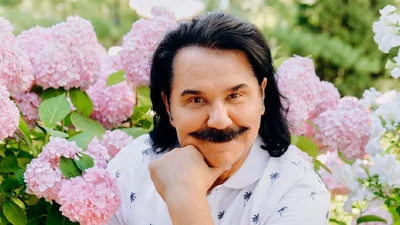 По-багатому: Павло Зібров показав свій двоповерховий будинок