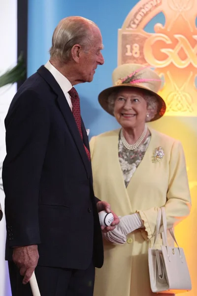 Они всегда смотрели нежно друг на друга: история любви Елизаветы II и принца Филиппа - фото 548592