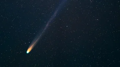 Фото дня: потрясающий снимок умирающей кометы, выигравший конкурс "Астрофотография года"