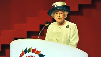 Вот кому Елизавета II подарила любимое жемчужное ожерелье, которое носила каждый день