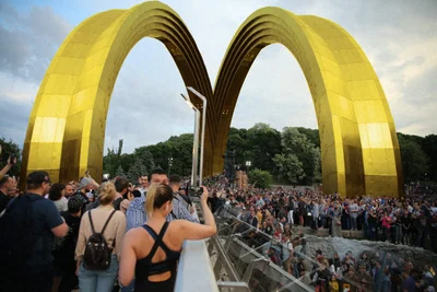 Сеть не может успокоиться из-за открытия McDonald's в Украине - лови мемы - фото 549019