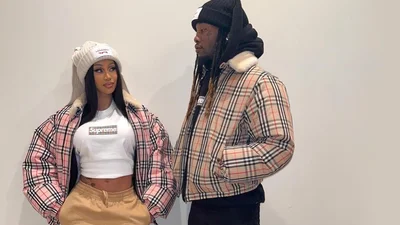 Рэперша Карди Би оголила ягодицы ради эффектного фото с мужем