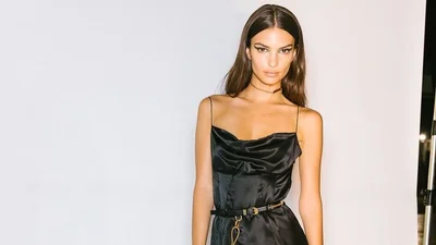 Эмили Ратаковски ответила на слухи о романе с Брэдом Питтом